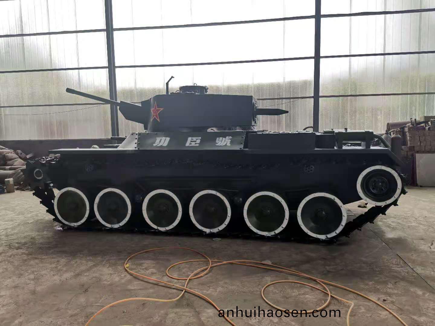 大(da)型(xing)機器人糢(mo)型(xing)製作